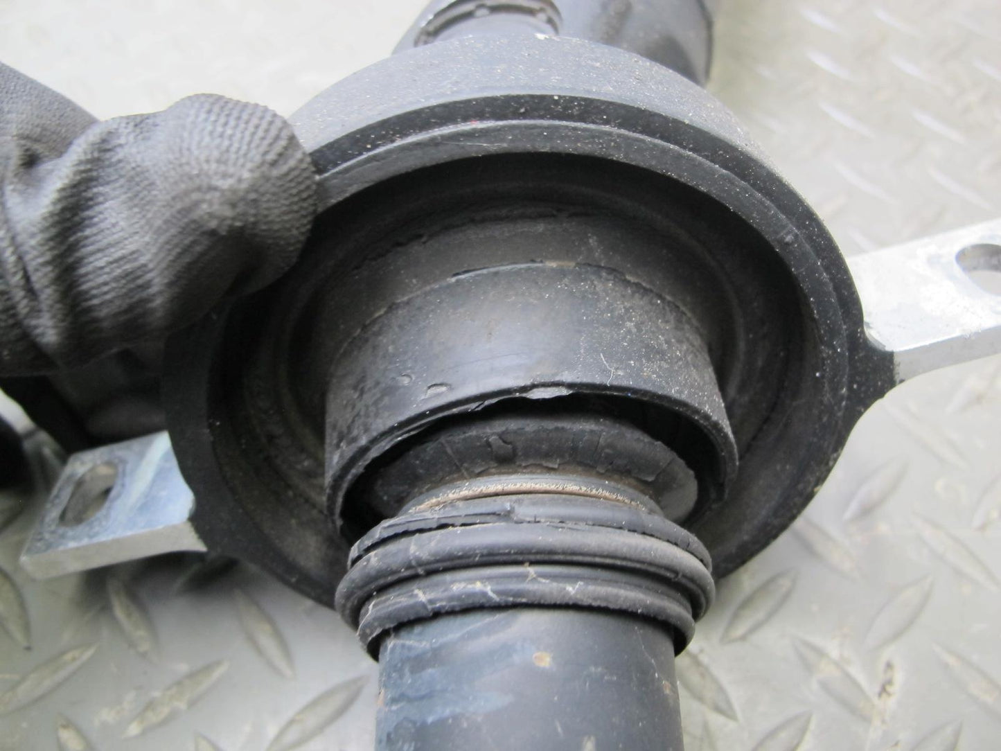 2008-2014 BMW E71 E72 X6 4.4L AWD Rear Drive Shaft Driveshaft