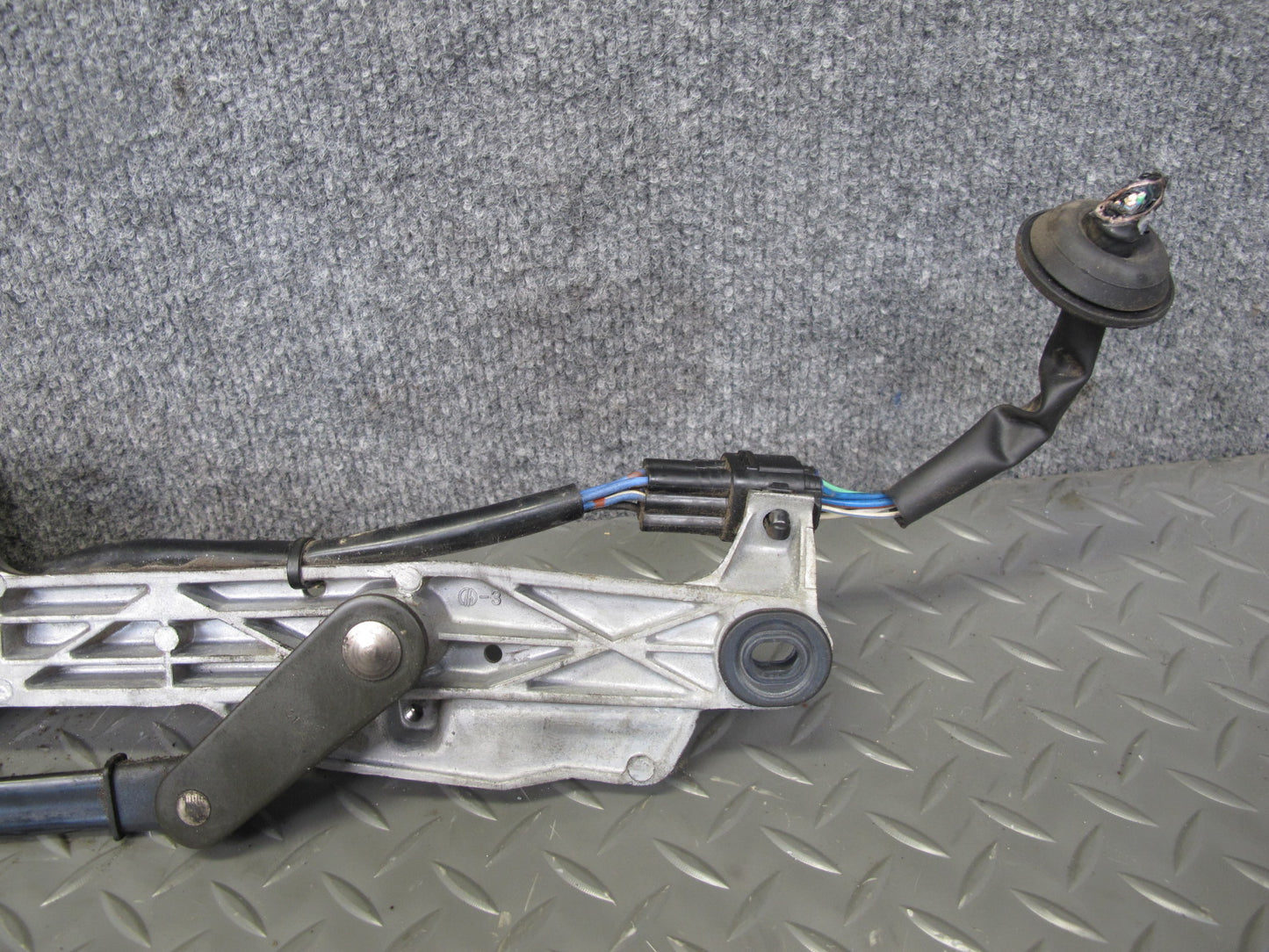 95-00 Lexus UCF20L LS400 Windshield Wiper Transmission Linkage w Motor OEM