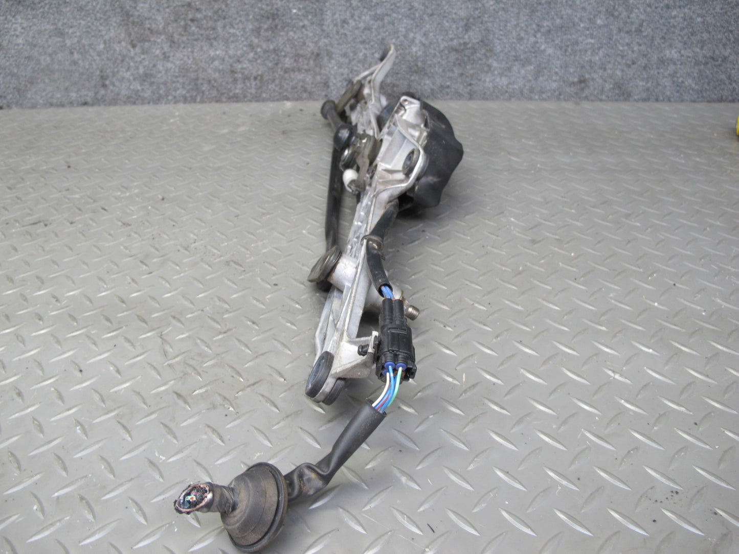 95-00 Lexus UCF20L LS400 Windshield Wiper Transmission Linkage w Motor OEM