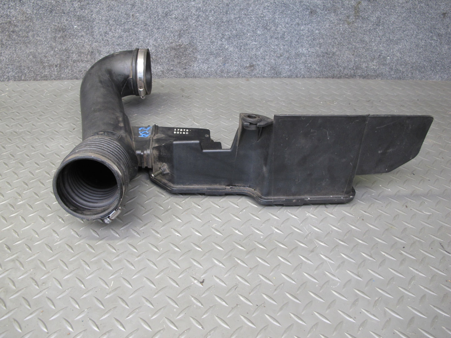 98-00 Lexus UCF20L LS400 Air Intake Cleaner Hose Pipe Line w Resonator OEM