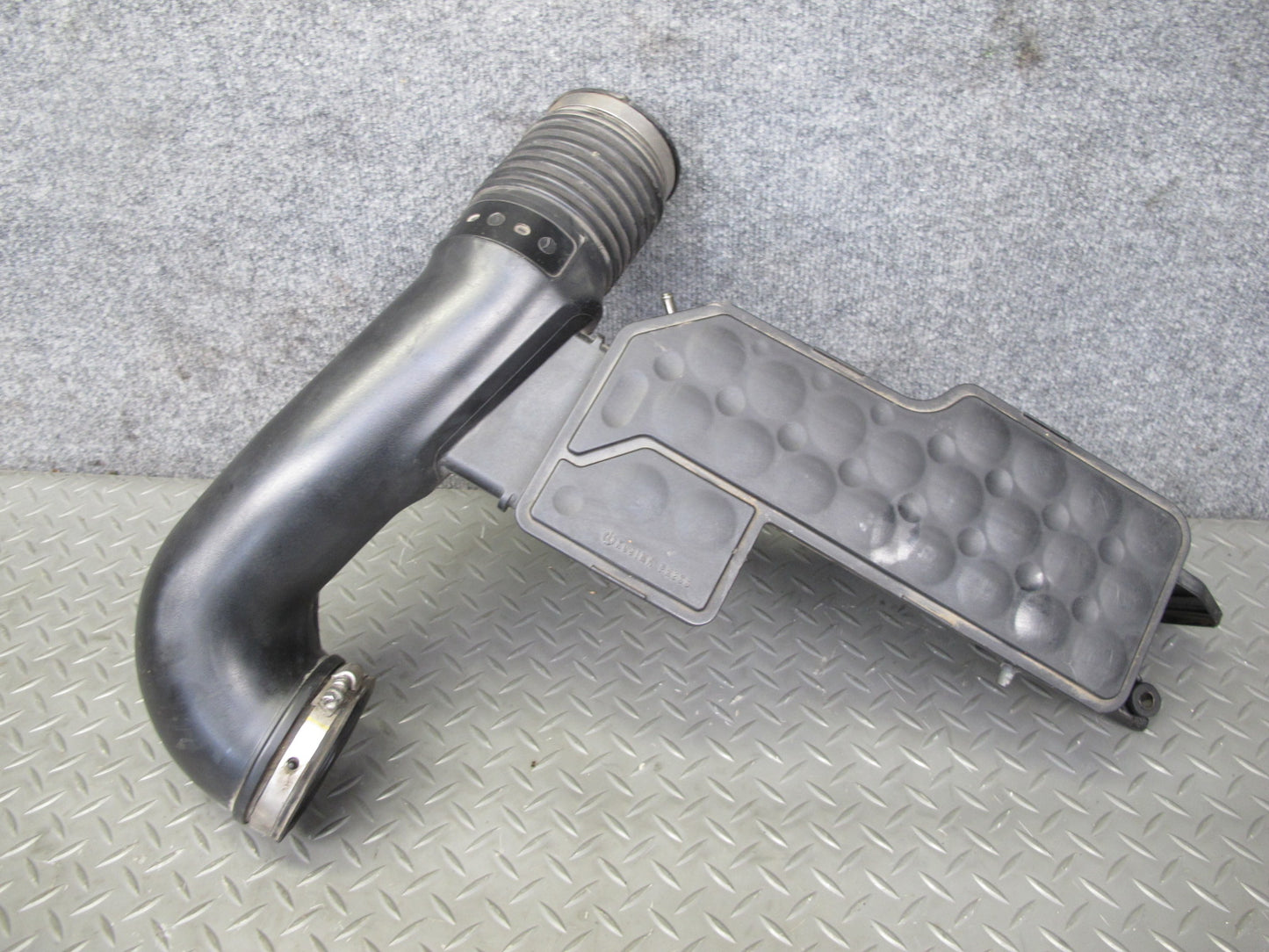 98-00 Lexus UCF20L LS400 Air Intake Cleaner Hose Pipe Line w Resonator OEM