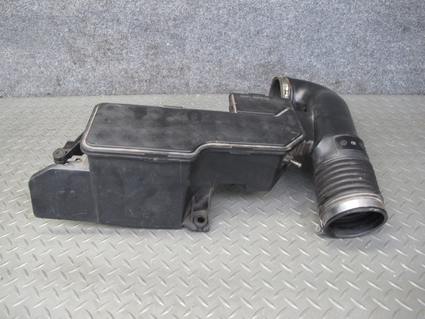 98-00 Lexus UCF20L LS400 Air Intake Cleaner Hose Pipe Line w Resonator OEM