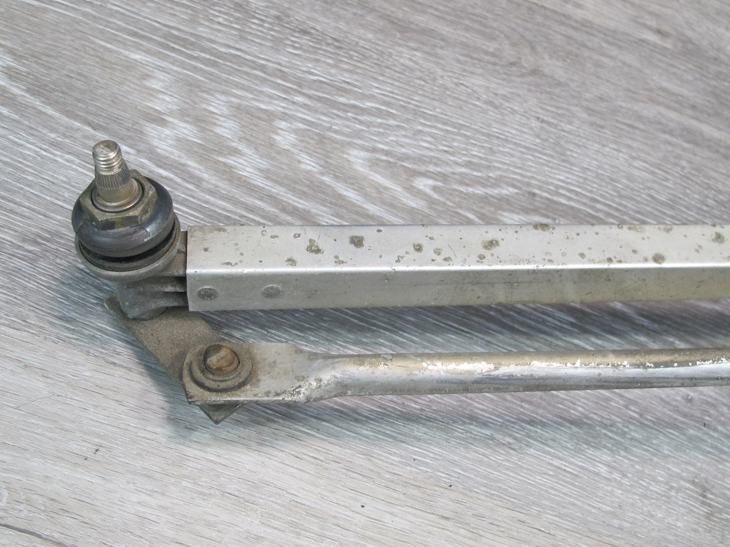 1983-1986 Porsche 928 S Front Windshield Wiper Transmission Linkage W/ Motor