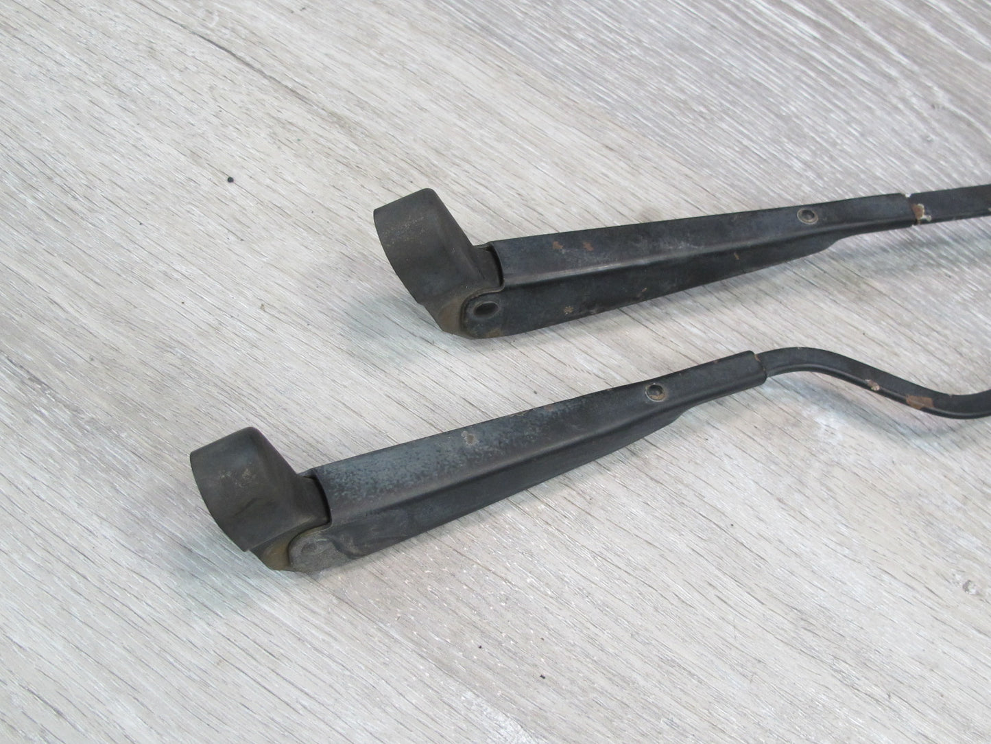 1983-1986 Porsche 928 S Rear Hatch Tail Gate Trunk Wiper Arm Set of 2
