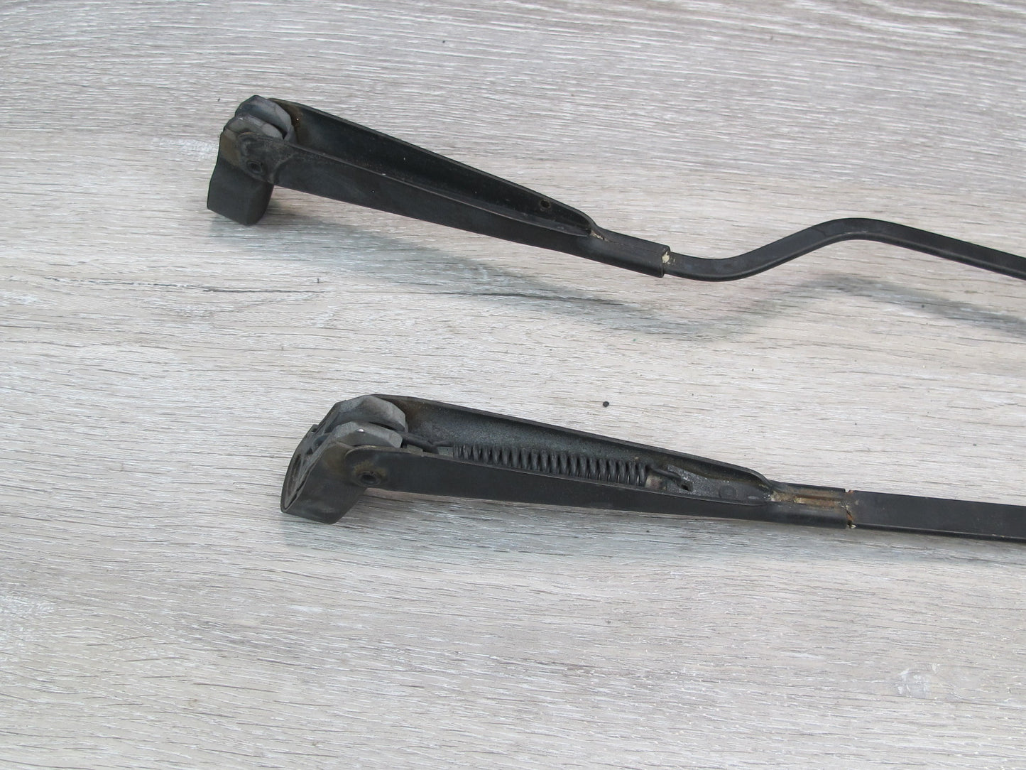 1983-1986 Porsche 928 S Rear Hatch Tail Gate Trunk Wiper Arm Set of 2