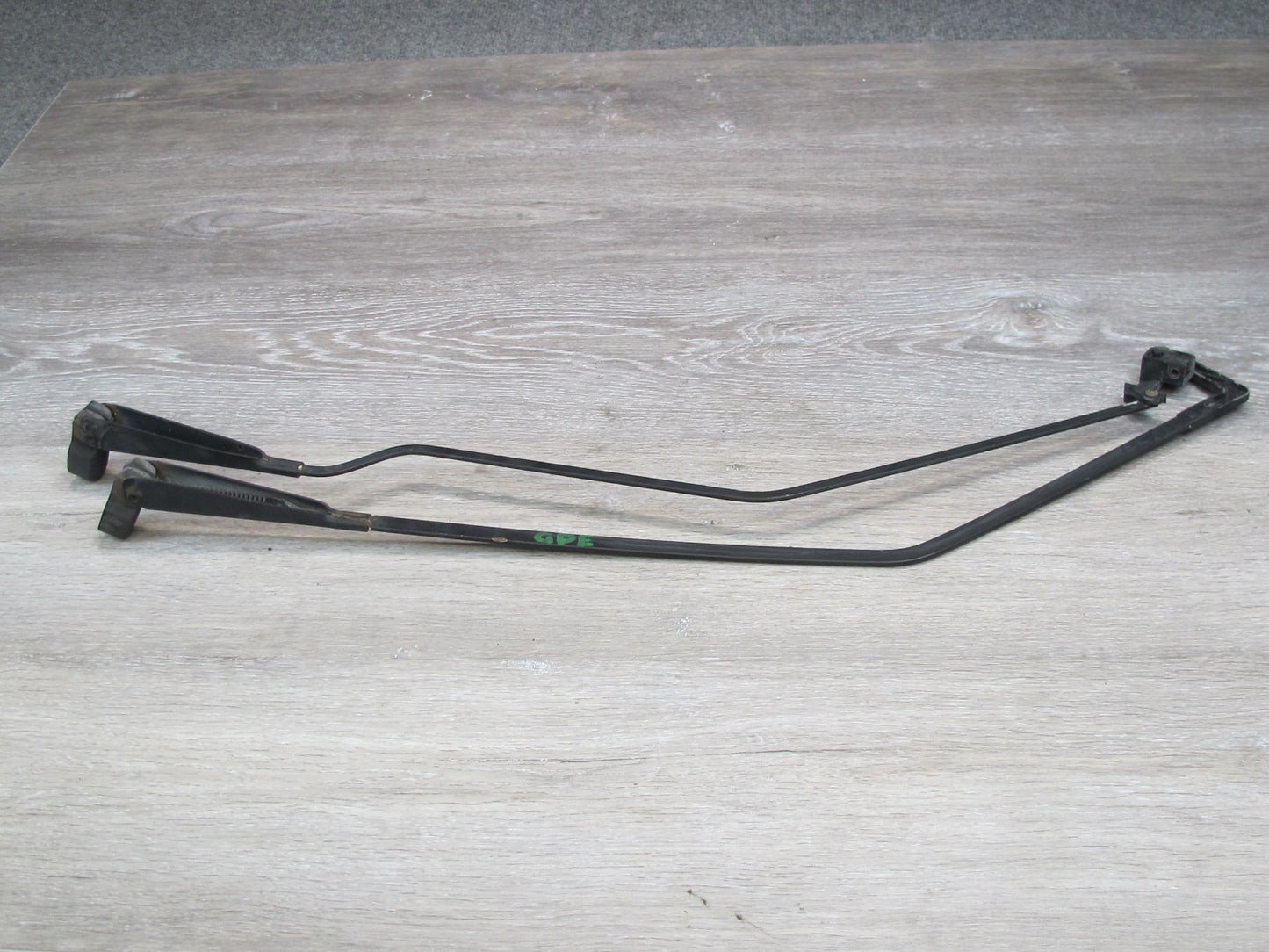 1983-1986 Porsche 928 S Rear Hatch Tail Gate Trunk Wiper Arm Set of 2