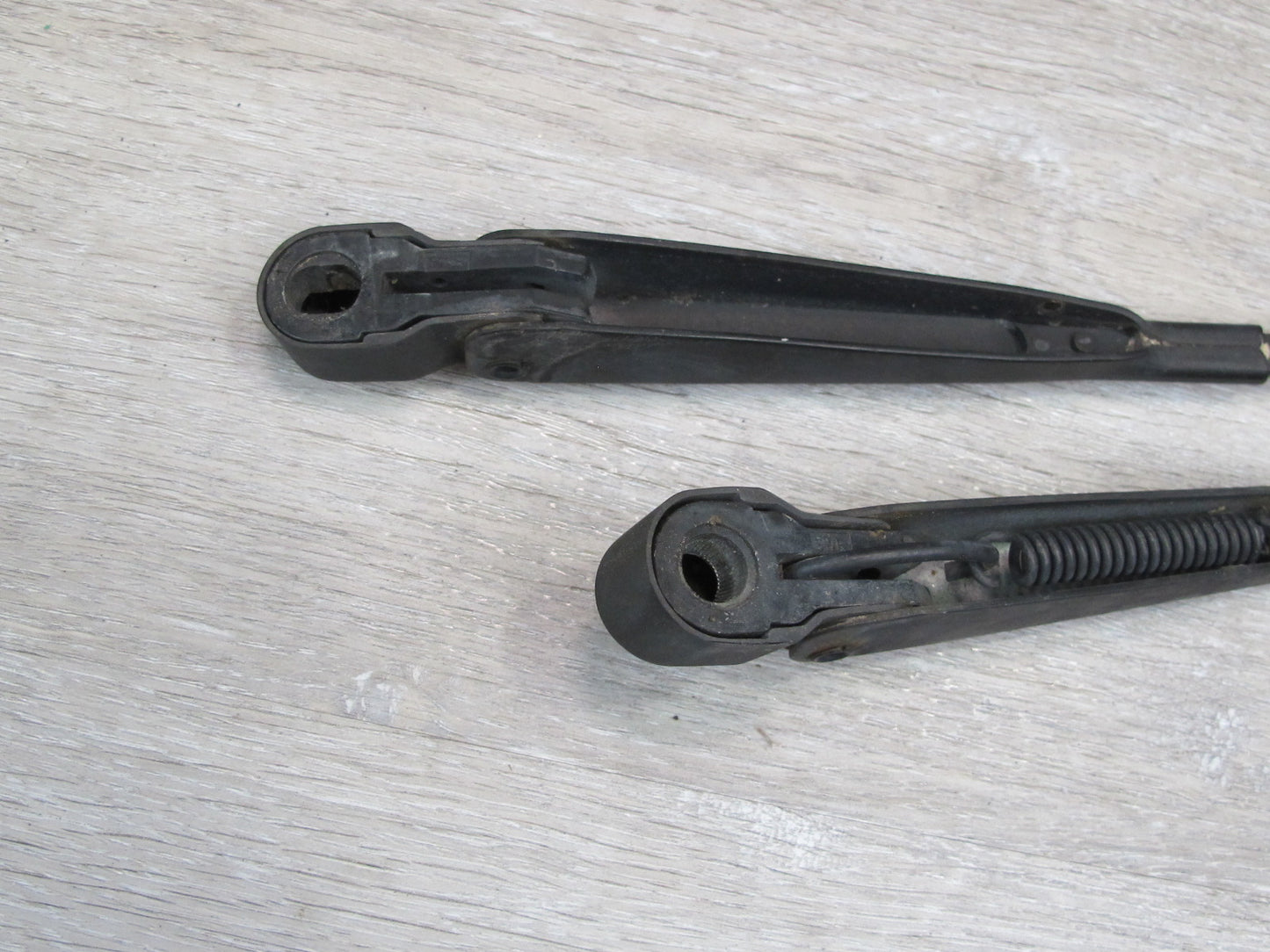 1983-1986 Porsche 928 S Rear Hatch Tail Gate Trunk Wiper Arm Set of 2