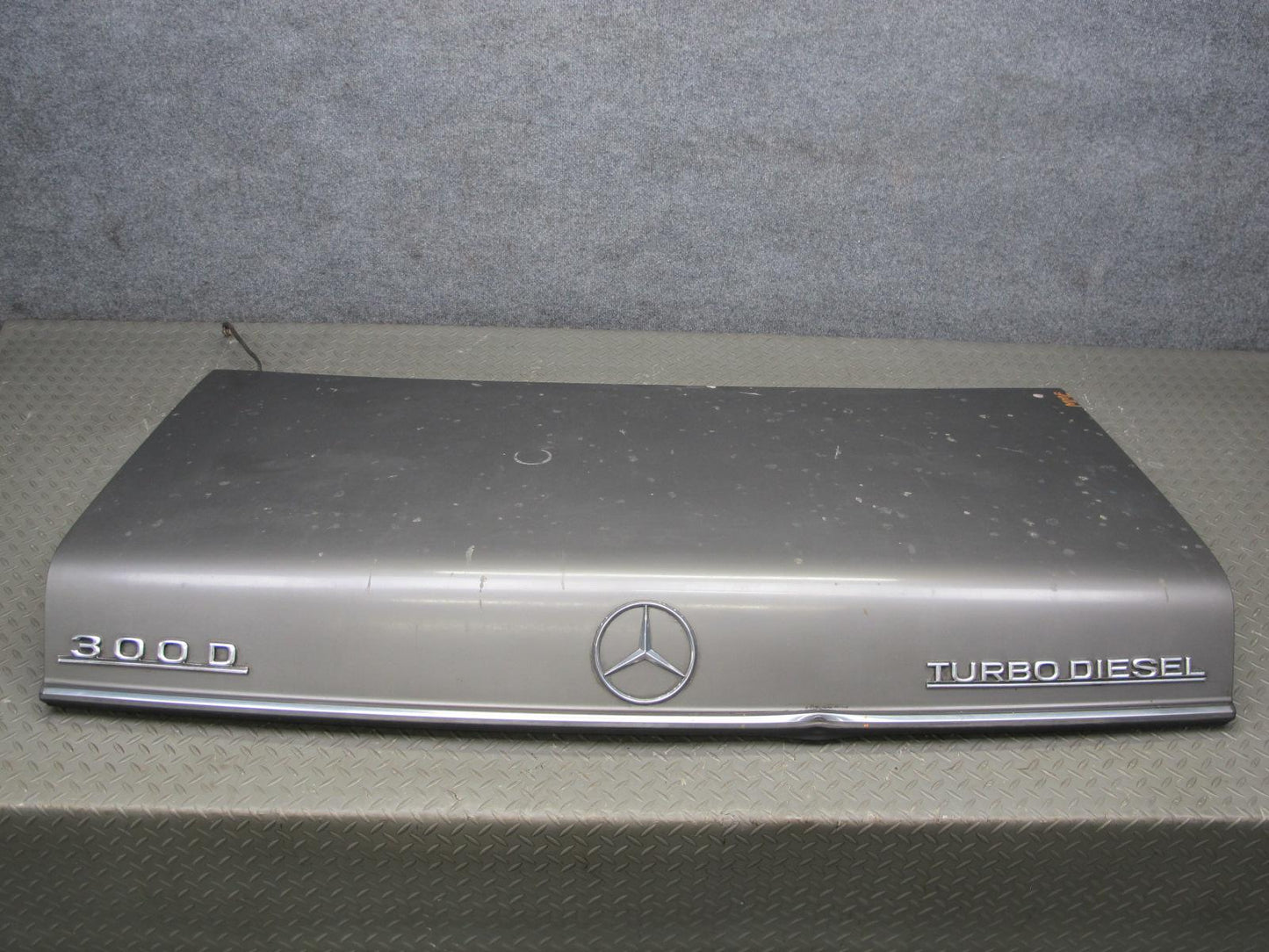 77-85 Mercedes W123 Sedan Rear Trunk Deck Lid Shell Cover Panel OEM