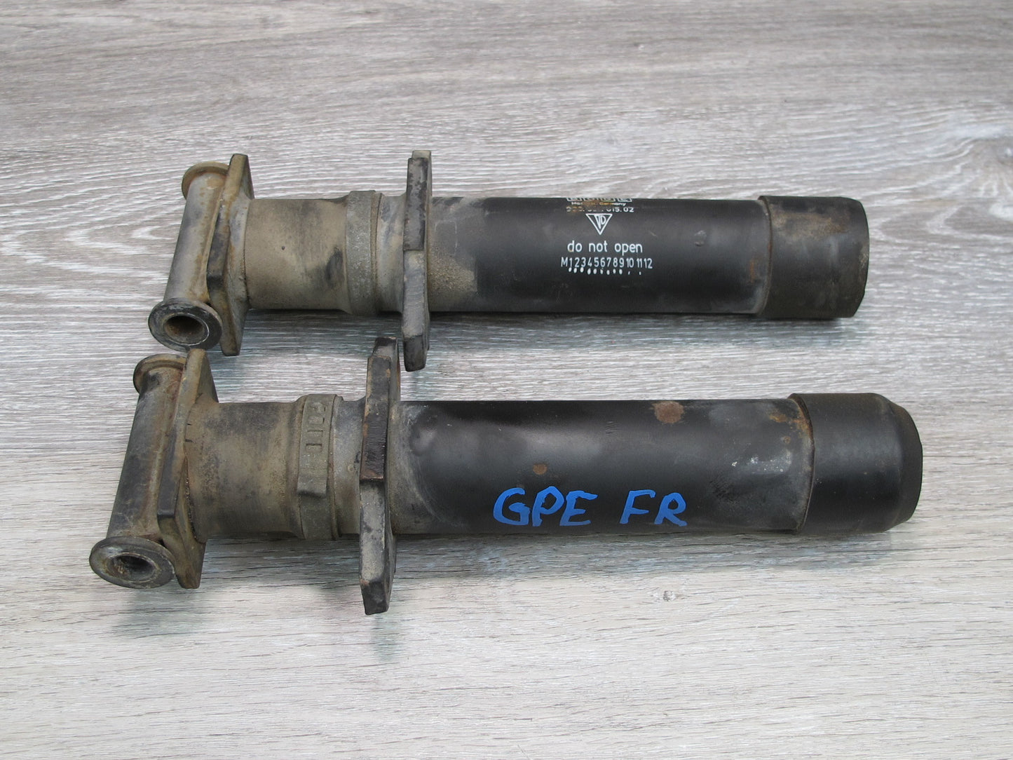 1983-1986 Porsche 928 S Front Left & Right Side Bumper Shock Impact Absorber Set