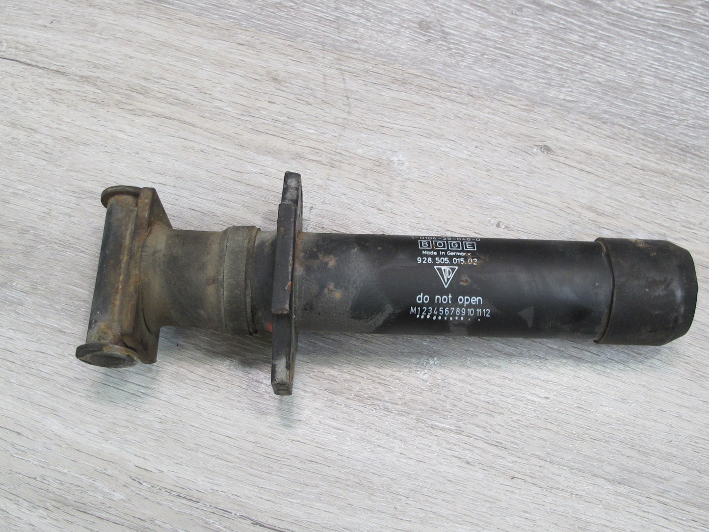 1983-1986 Porsche 928 S Front Left & Right Side Bumper Shock Impact Absorber Set