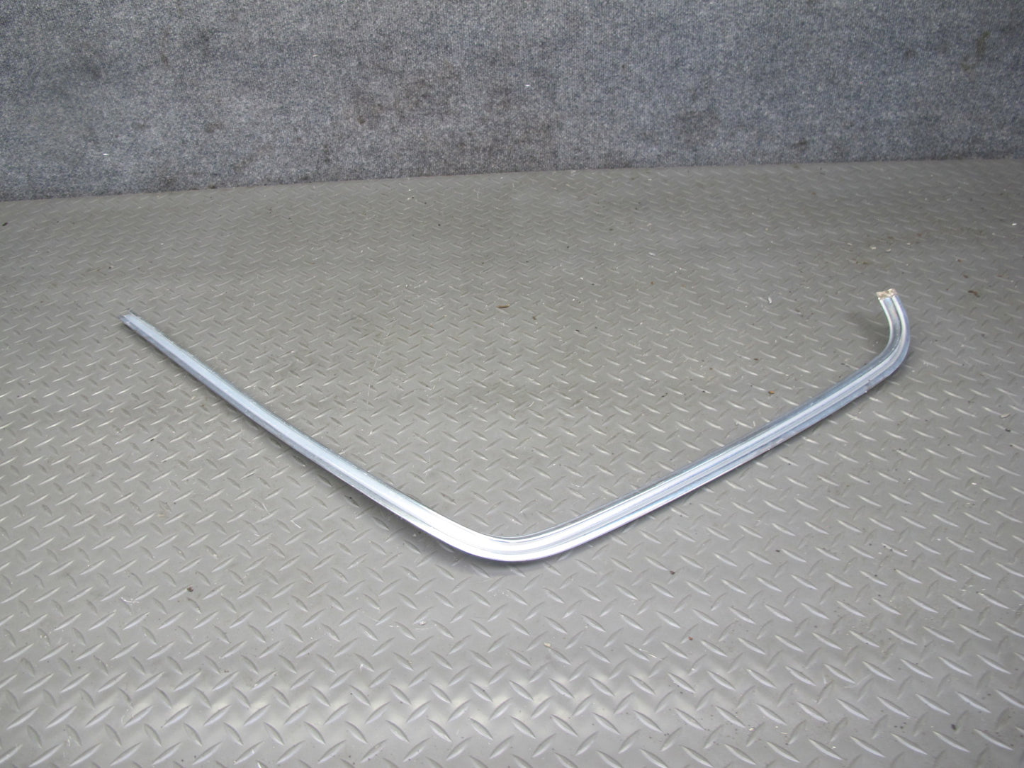77-85 Mercedes W123 Sedan Rear Glass Window Weatherstrip Rubber Seal Trim Set