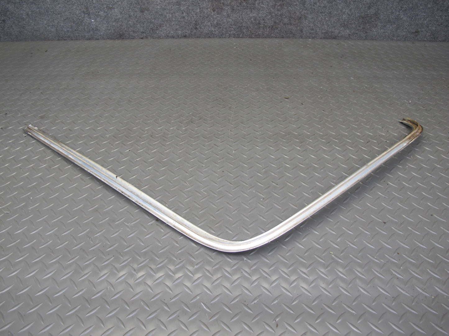 77-85 Mercedes W123 Sedan Rear Glass Window Weatherstrip Rubber Seal Trim Set