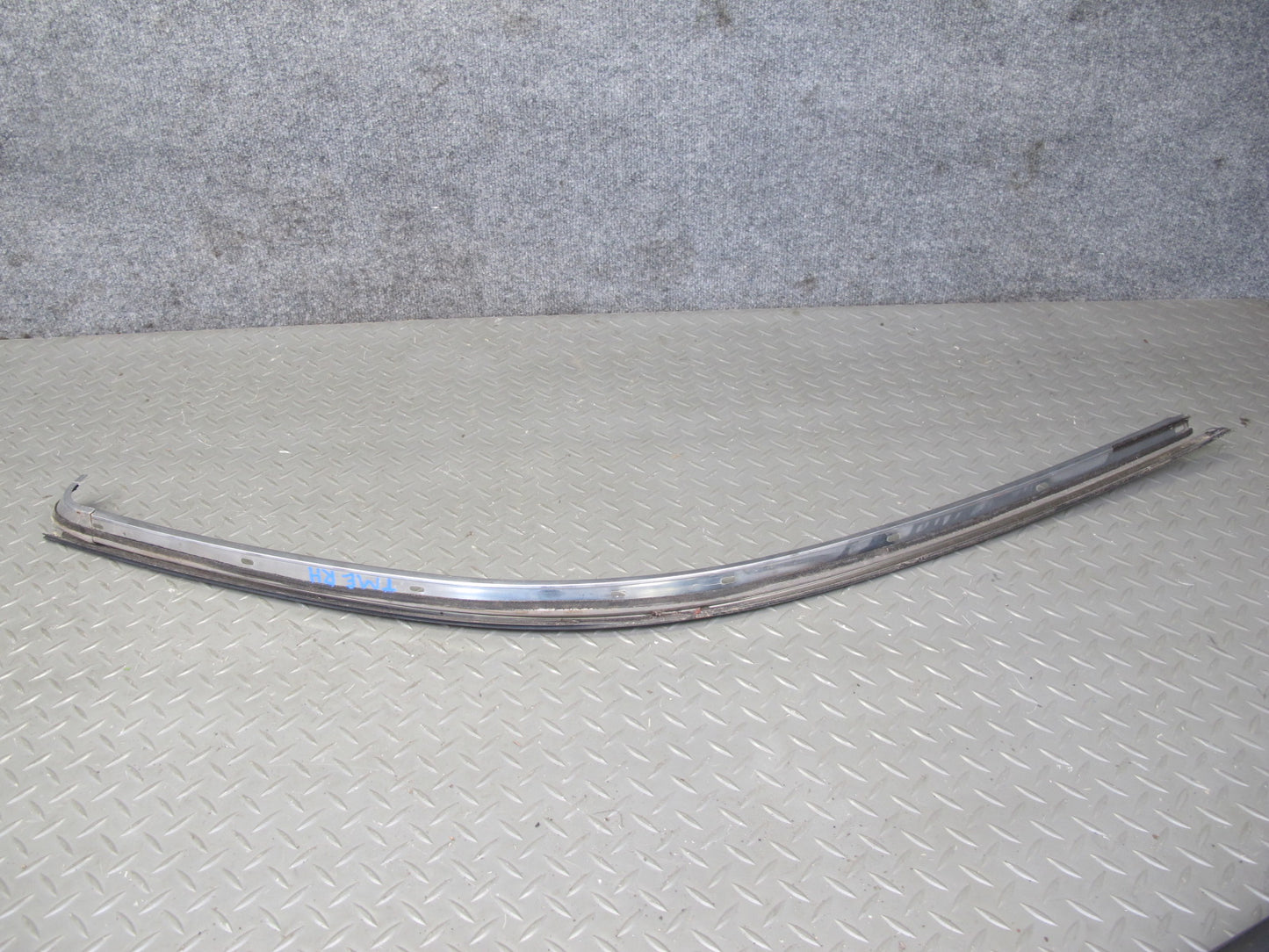 91-95 Toyota SW21L MR2 Set of 4 Left & Right Door Weatherstrip Molding OEM