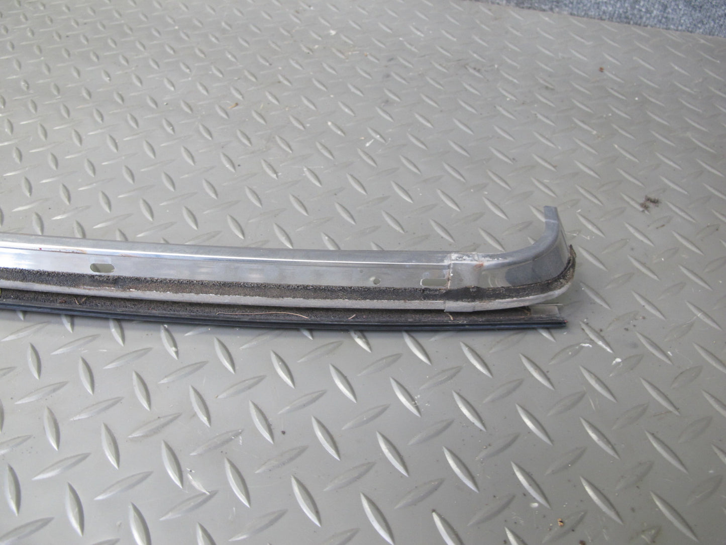91-95 Toyota SW21L MR2 Set of 4 Left & Right Door Weatherstrip Molding OEM