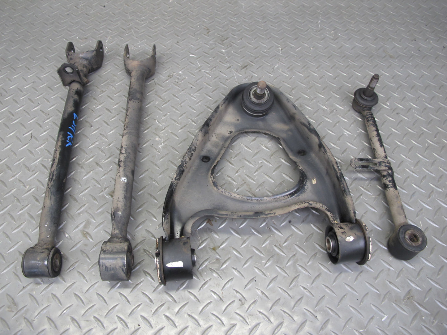 98-00 Lexus UCF20L LS400 Rear Right Upper & Lower Control Arm Set OEM