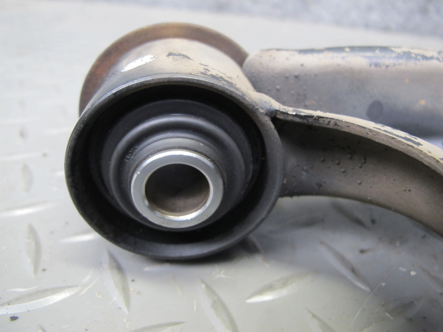98-00 Lexus UCF20L LS400 Rear Left Upper & Lower Control Arm Set OEM
