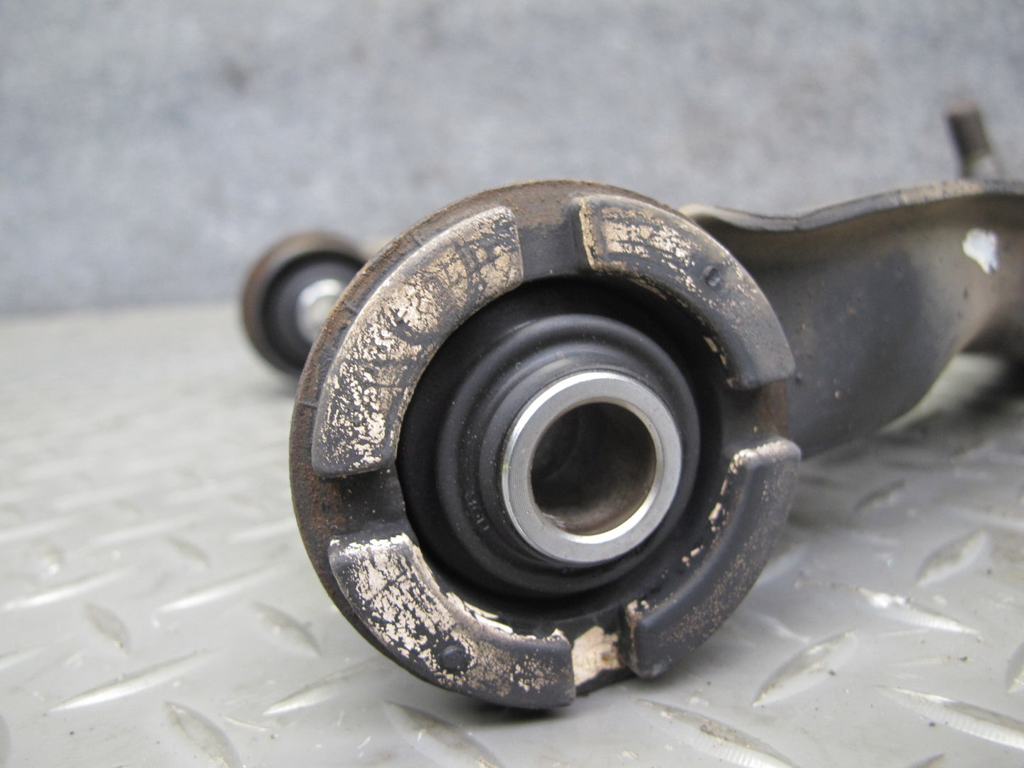 98-00 Lexus UCF20L LS400 Rear Left Upper & Lower Control Arm Set OEM