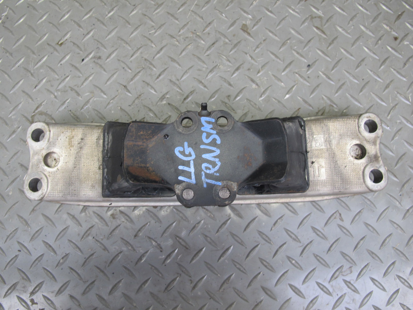 98-05 Lexus GS300 GS430 A/T Automatic Transmission Mount Bracket Support OEM