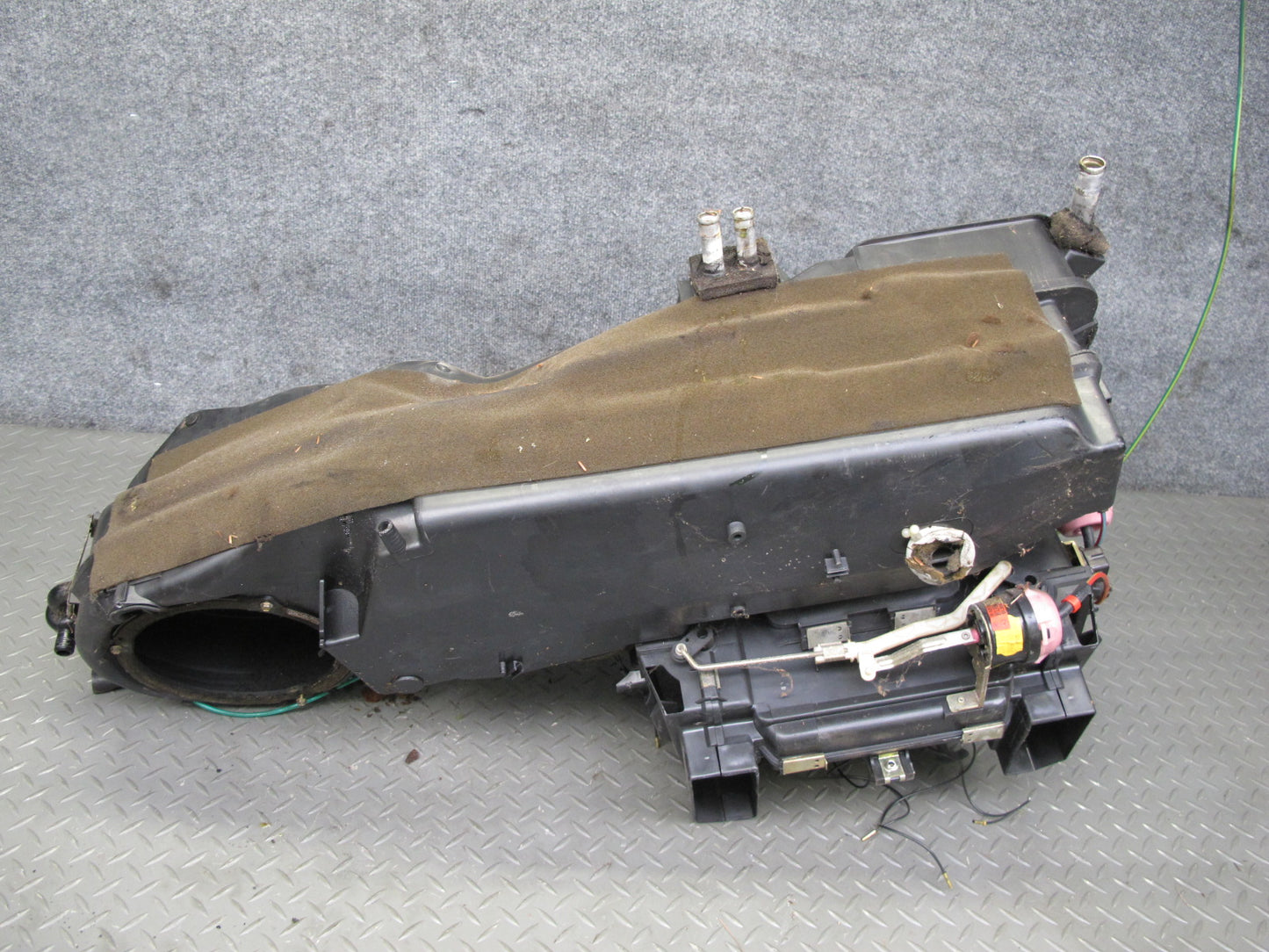 82-85 Mercedes W123 A/C Air Condition Evaporator Heater Climate Box OEM