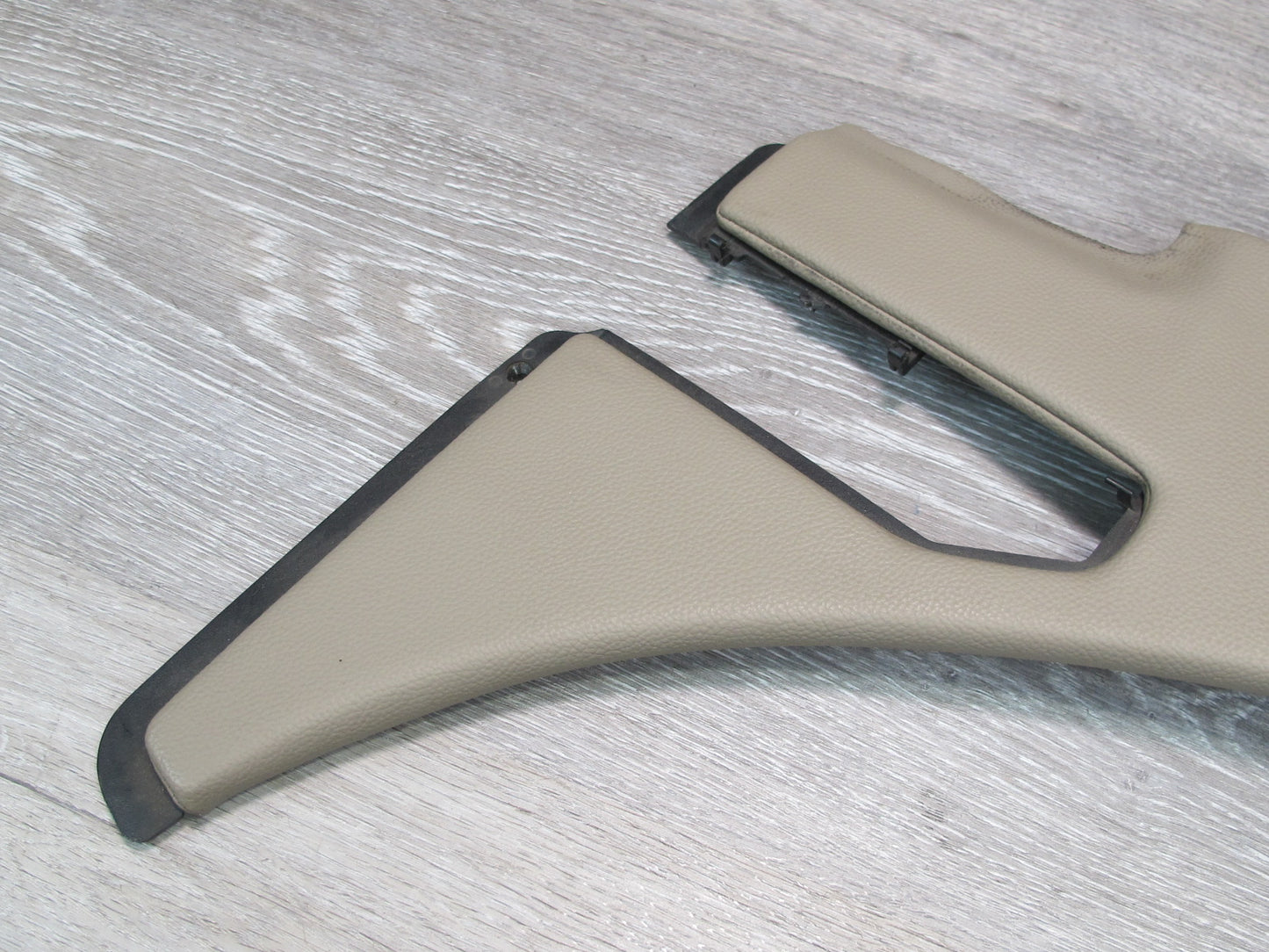 03-06 Mercedes R230 Rear Left Quarter Hinge Flap Trim Edge Cover Beige OEM