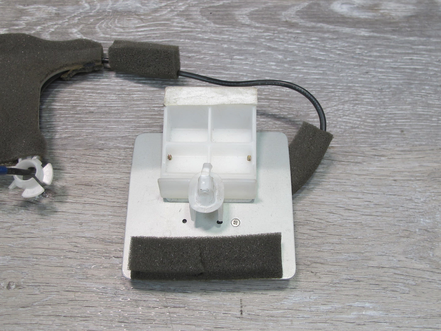 01-03 Lexus UCF30L LS430 Navigation GPS Antenna Module 86860-0W011 OEM