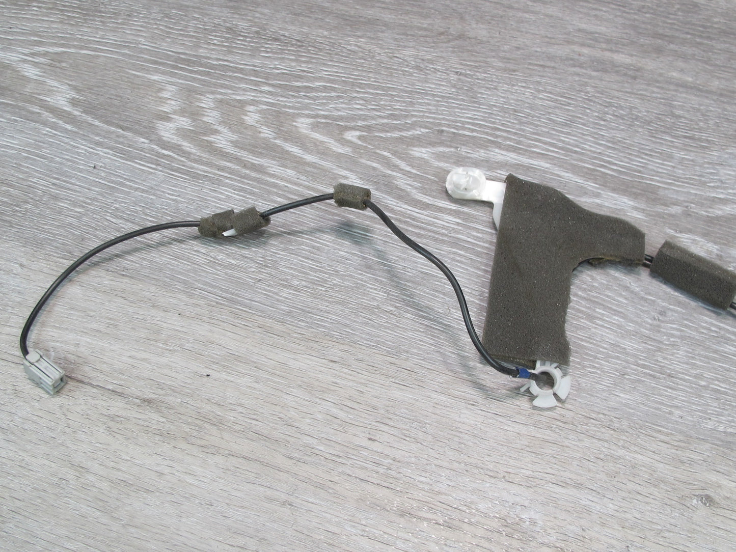 01-03 Lexus UCF30L LS430 Navigation GPS Antenna Module 86860-0W011 OEM