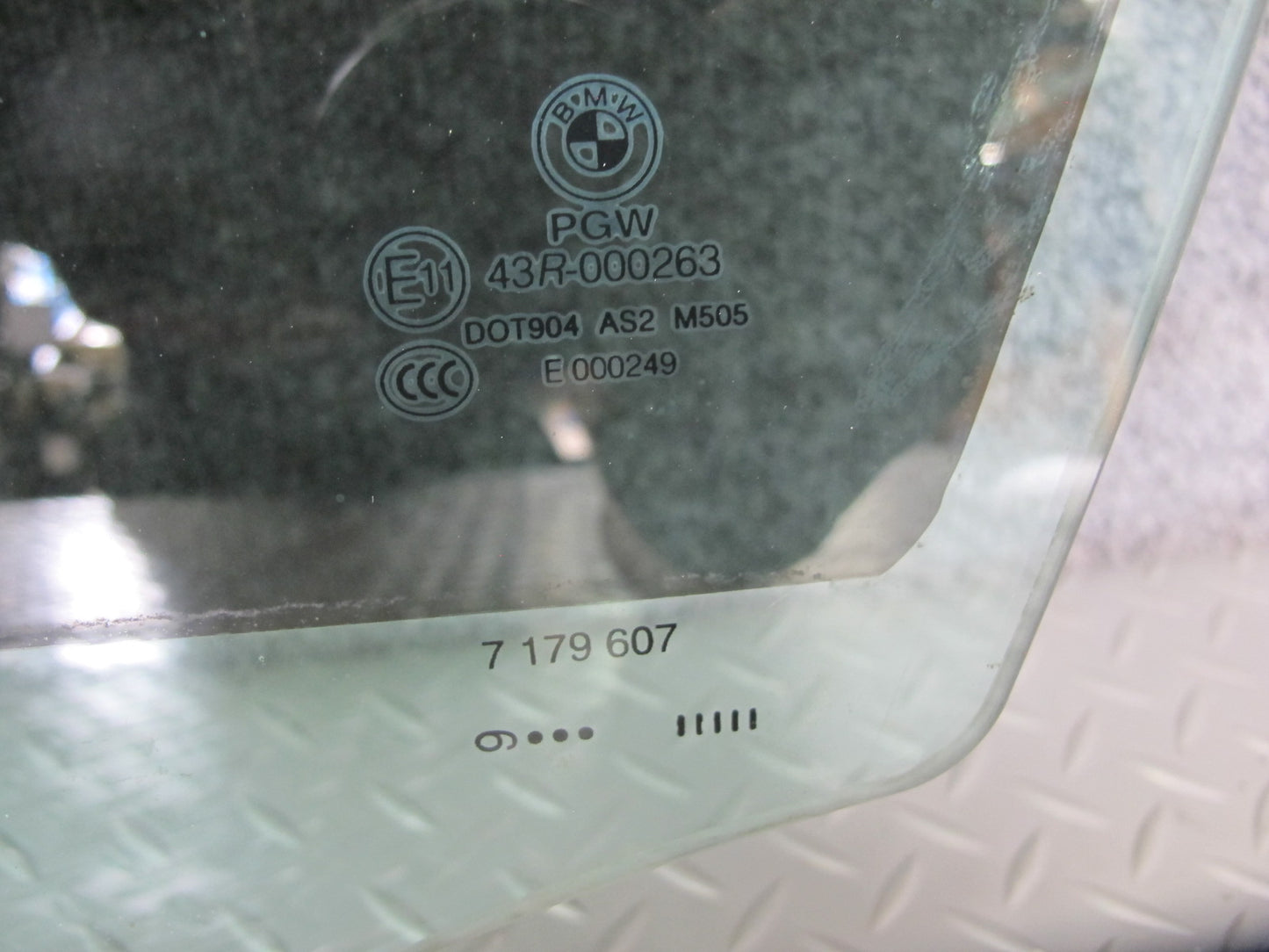 2008-2014 BMW E71 E72 X6 Front Left Driver Side Door Glass Window