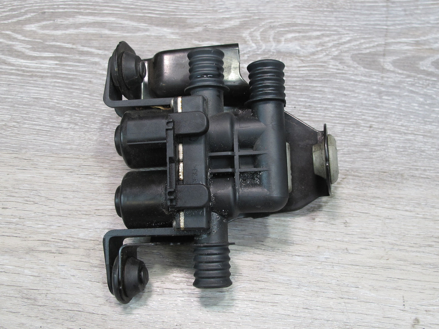 2008-2014 BMW E71 E72 X6 Heater Control Water Valve