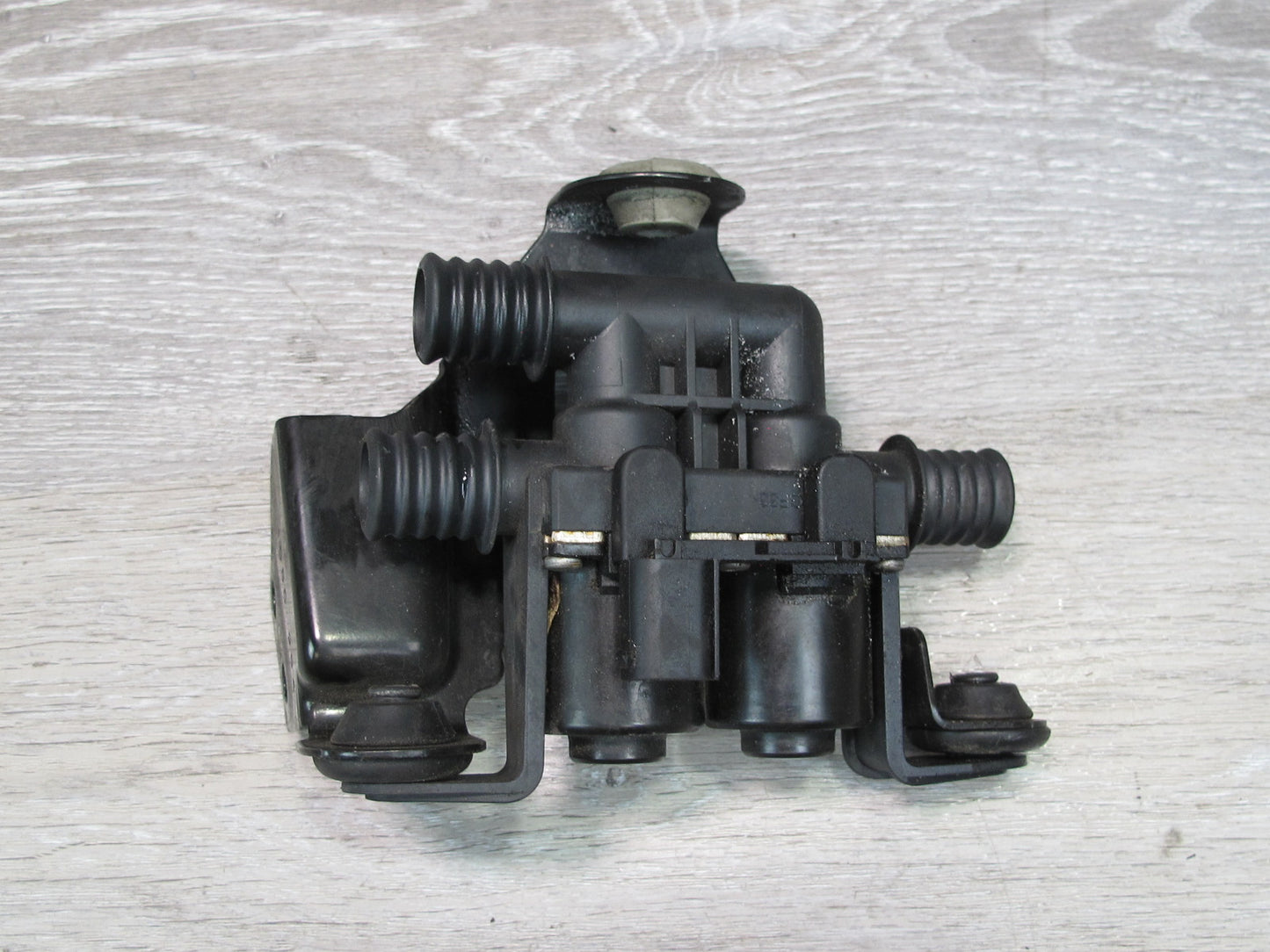 2008-2014 BMW E71 E72 X6 Heater Control Water Valve