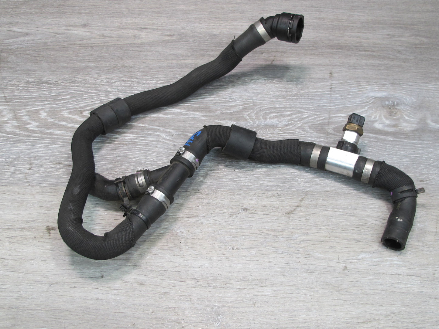 2008-2014 BMW E71 E72 X6 4.4L Engine Cooling Hose Pipe Line