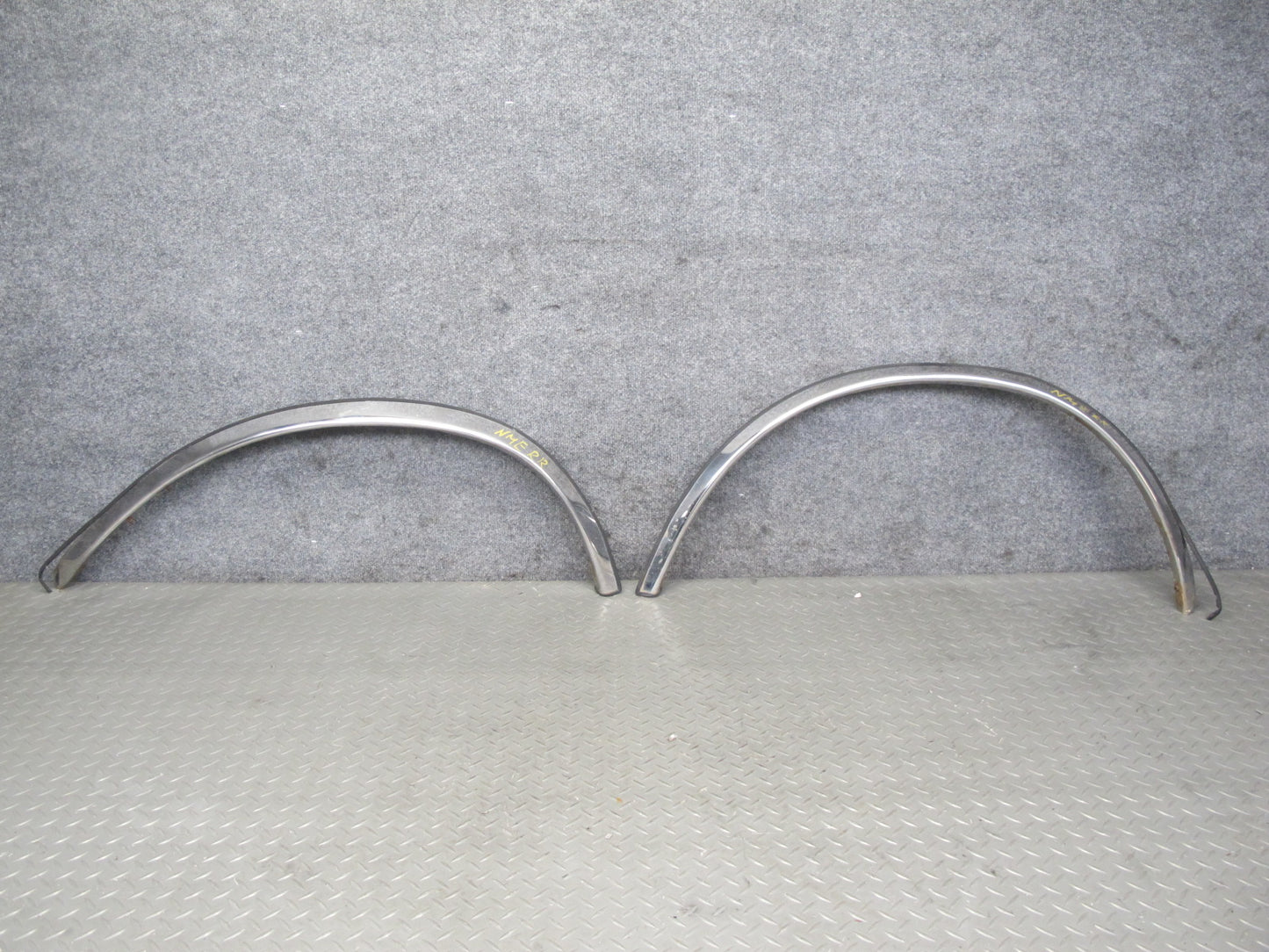 77-85 Mercedes W123 Set of 2 Rear Wheel Arch Fender Flare Chrome Trim Cover OEM