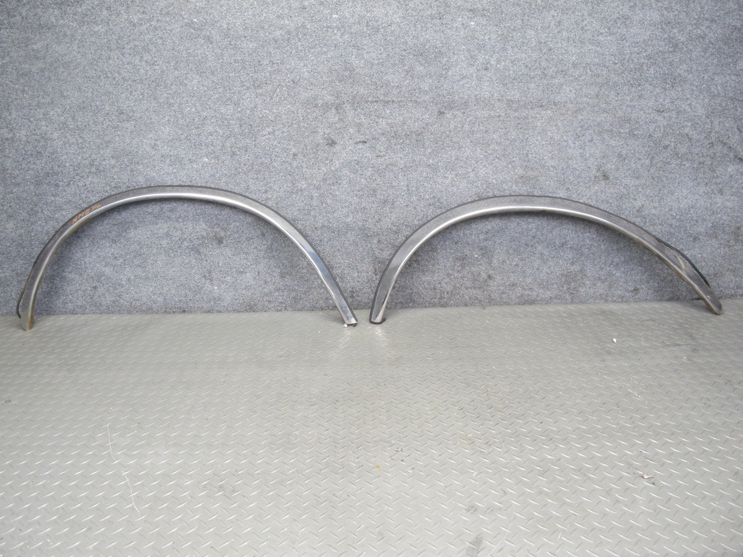 77-85 Mercedes W123 Set of 2 Front Wheel Arch Fender Flare Chrome Trim Cover OEM