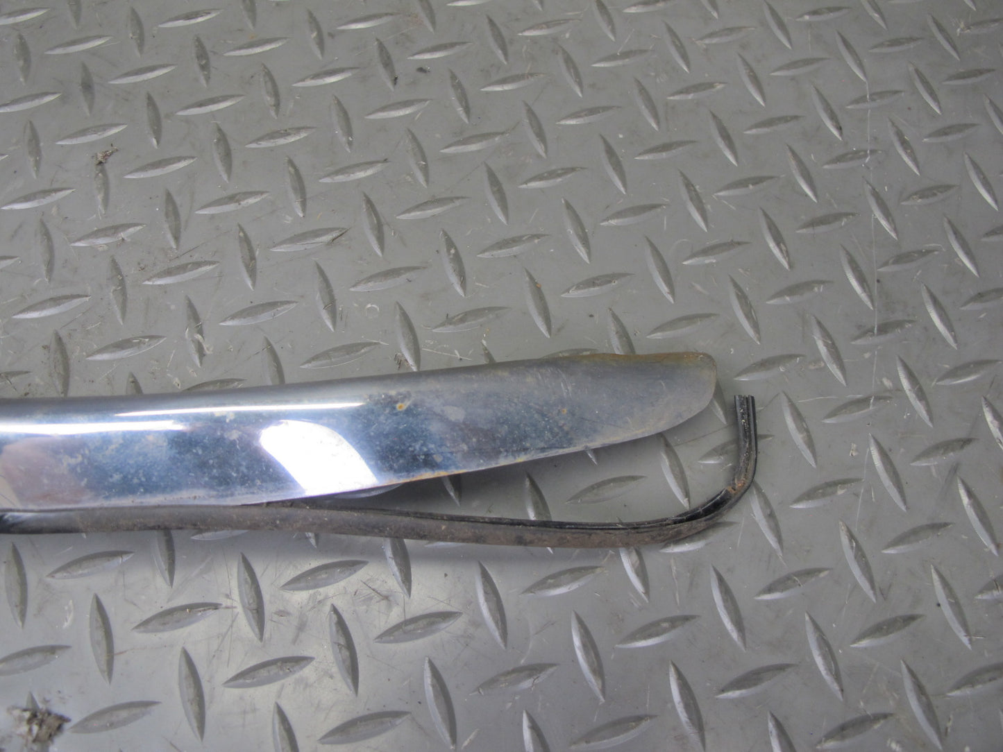 77-85 Mercedes W123 Set of 2 Front Wheel Arch Fender Flare Chrome Trim Cover OEM