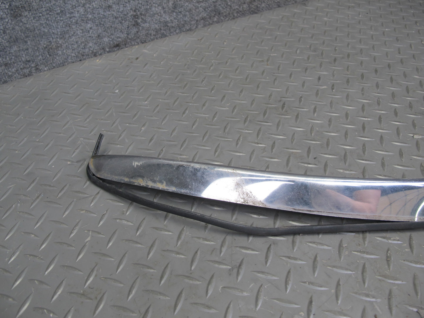 77-85 Mercedes W123 Set of 2 Front Wheel Arch Fender Flare Chrome Trim Cover OEM