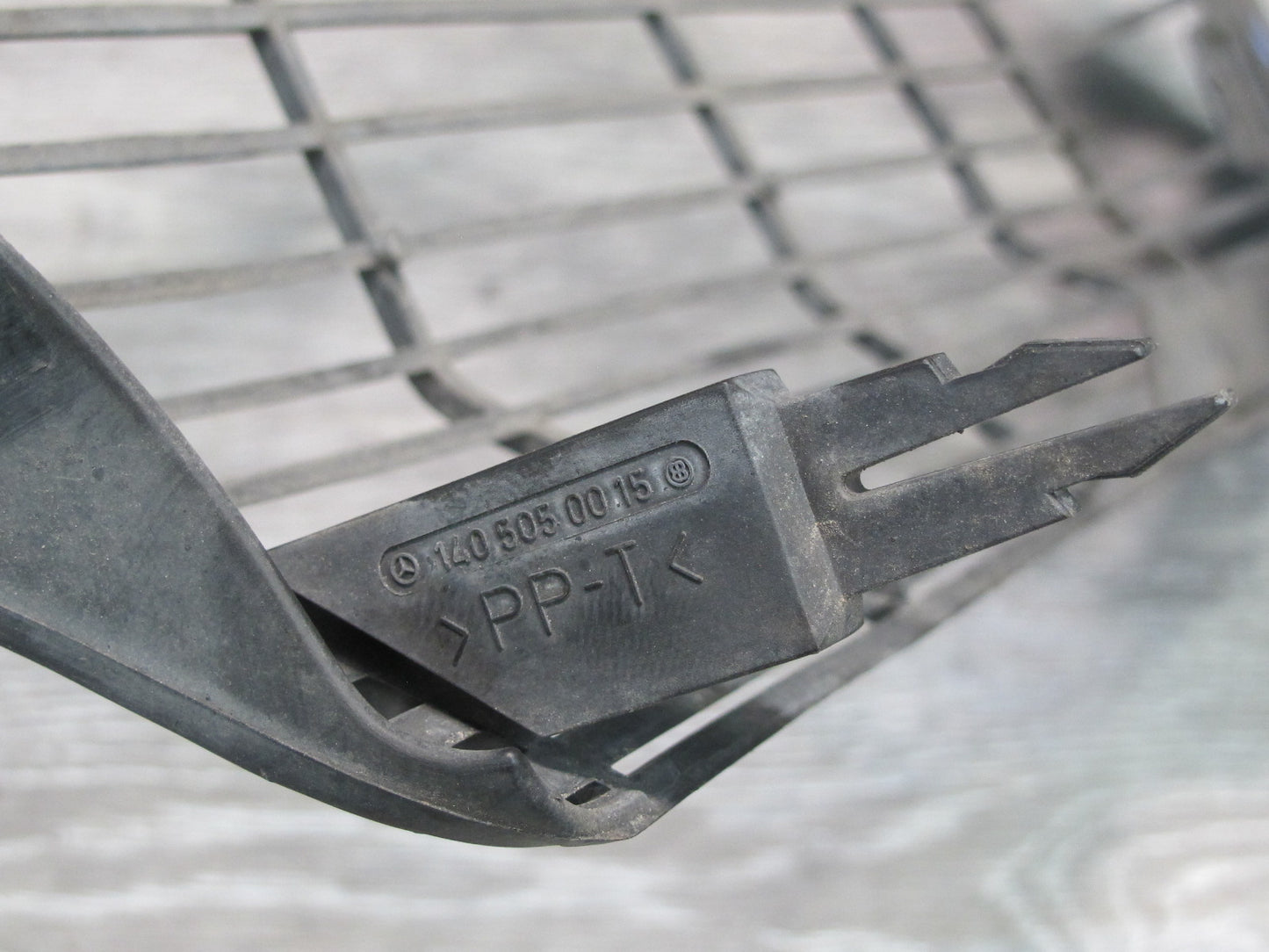 94-99 Mercedes W140 M119 Engine Cooling Fan Shroud Cover Grille 1405050388 OEM
