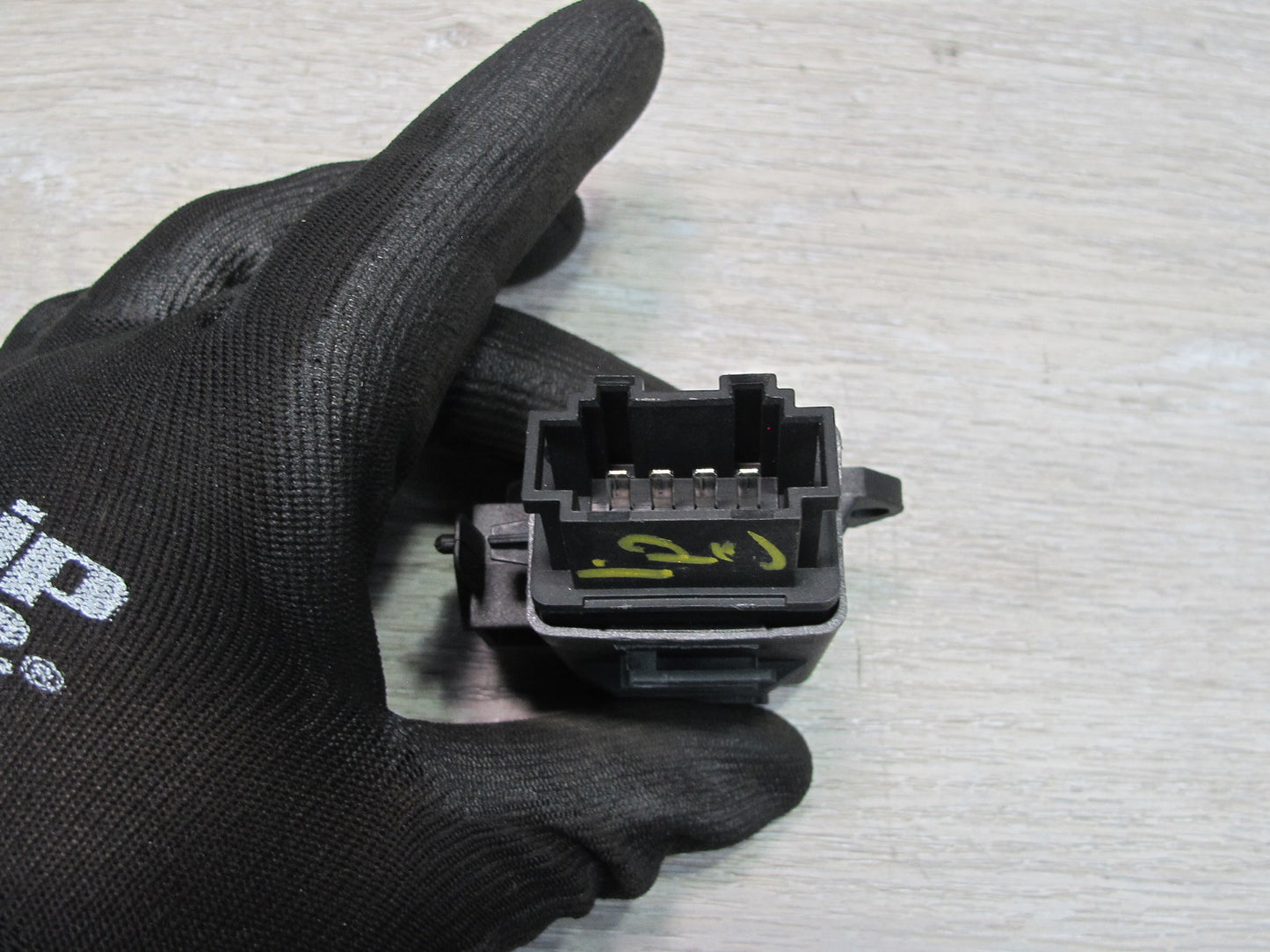 2008-2010 Porsche Cayenne 957 Heated Seats Switch Control Module Unit