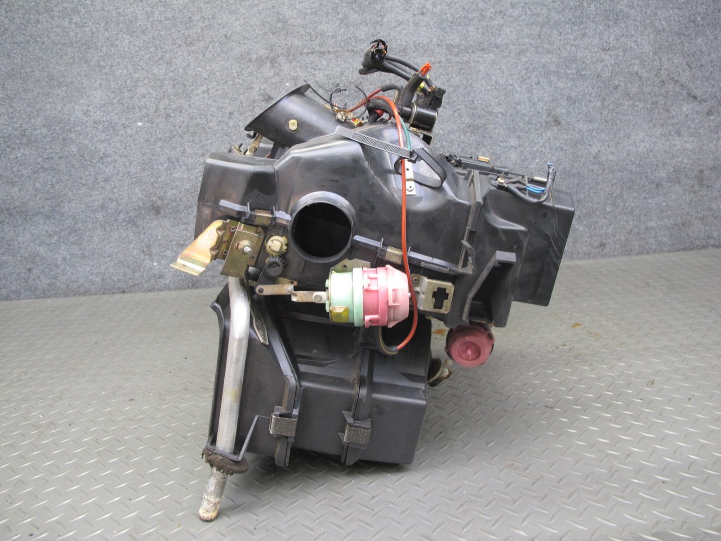 82-85 Mercedes W123 A/C Air Condition Evaporator Heater Climate Box OEM