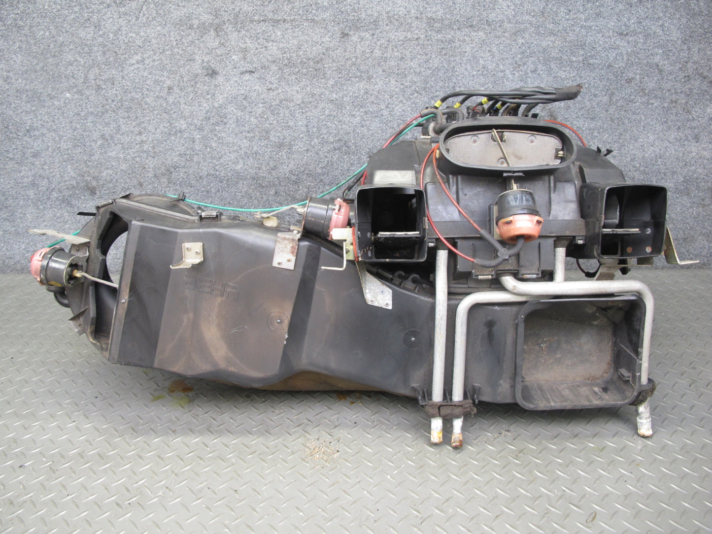 82-85 Mercedes W123 A/C Air Condition Evaporator Heater Climate Box OEM