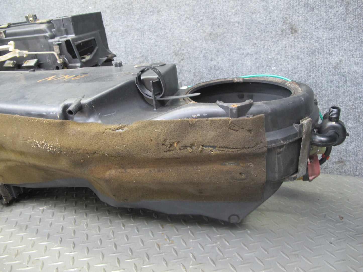 82-85 Mercedes W123 A/C Air Condition Evaporator Heater Climate Box OEM