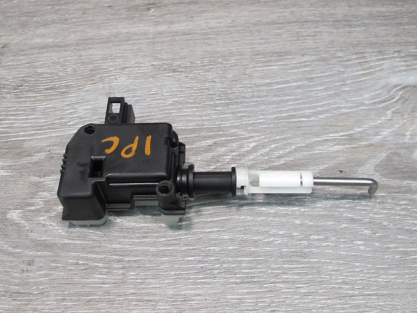 2003-2010 Porsche Cayenne 957 Rear Trunk Hatch Tailgate Lock Actuator