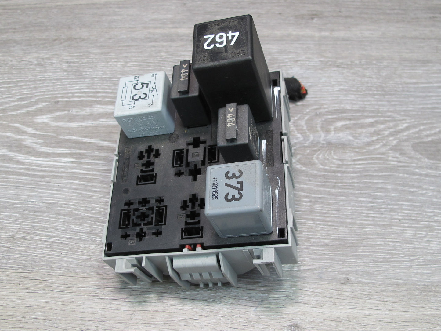 2008-2010 Porsche Cayenne 957 Power Distribution Fuse Relay Box Module