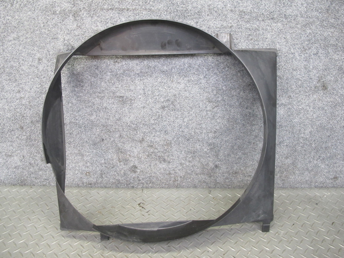 81-85 Mercedes W123 300D Engine Cooling Fan Motor Shroud OEM