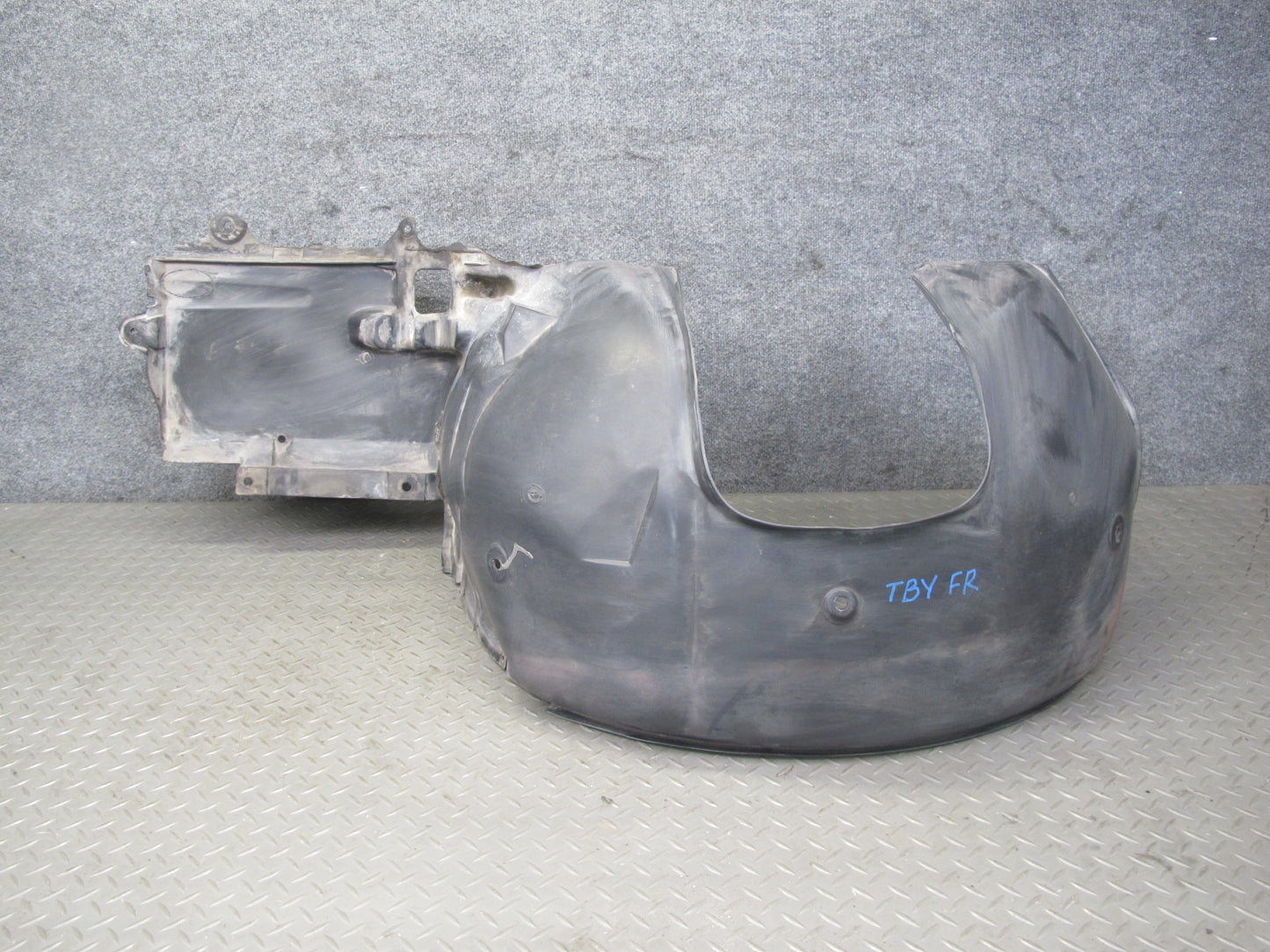 2001-2006 BMW E46 M3 Front Right Fender Liner Splash Shield Guard Cover 2695666