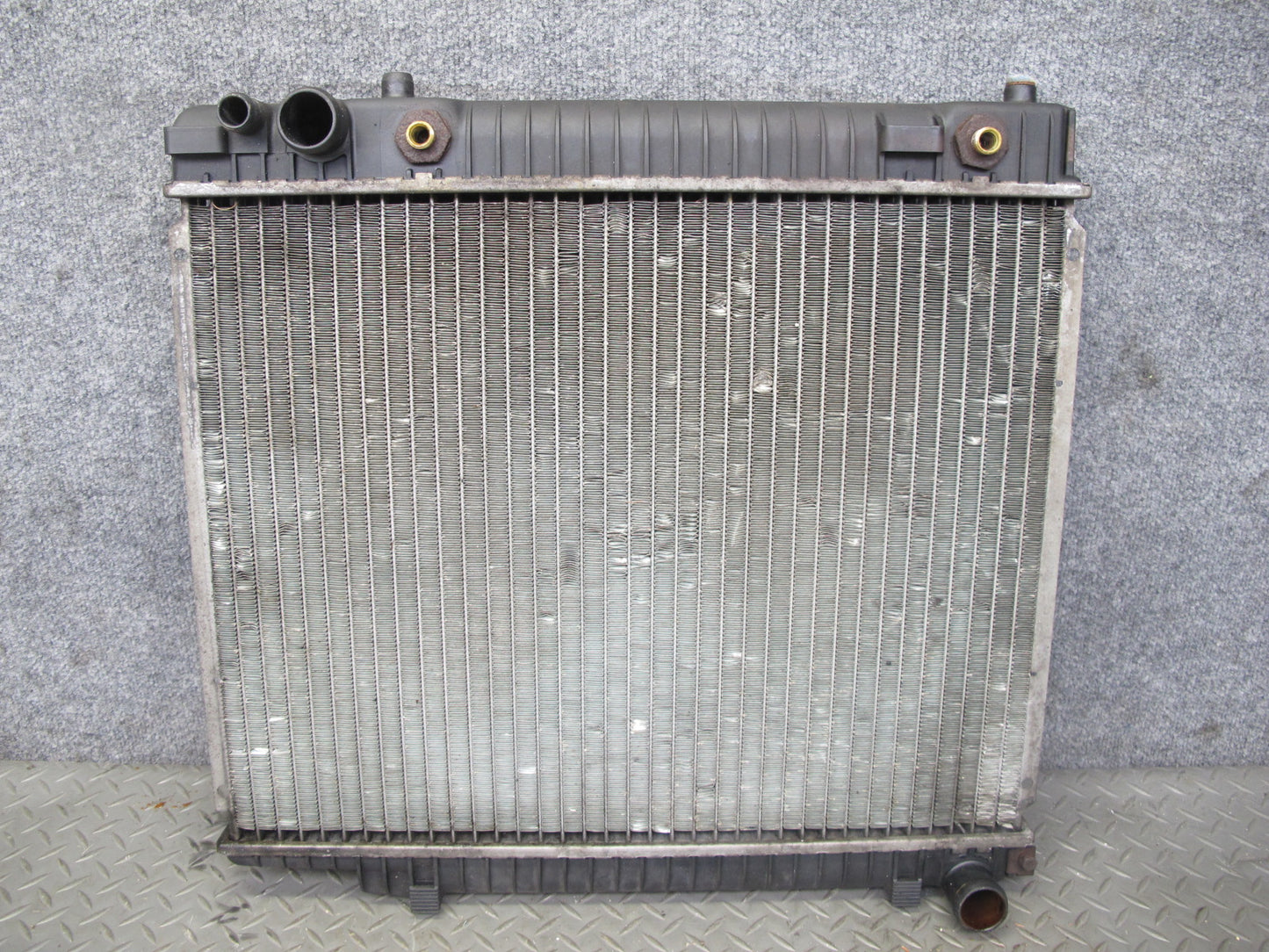 81-85 Mercedes W123 300D Turbo Diesel Engine Cooling Radiator OEM