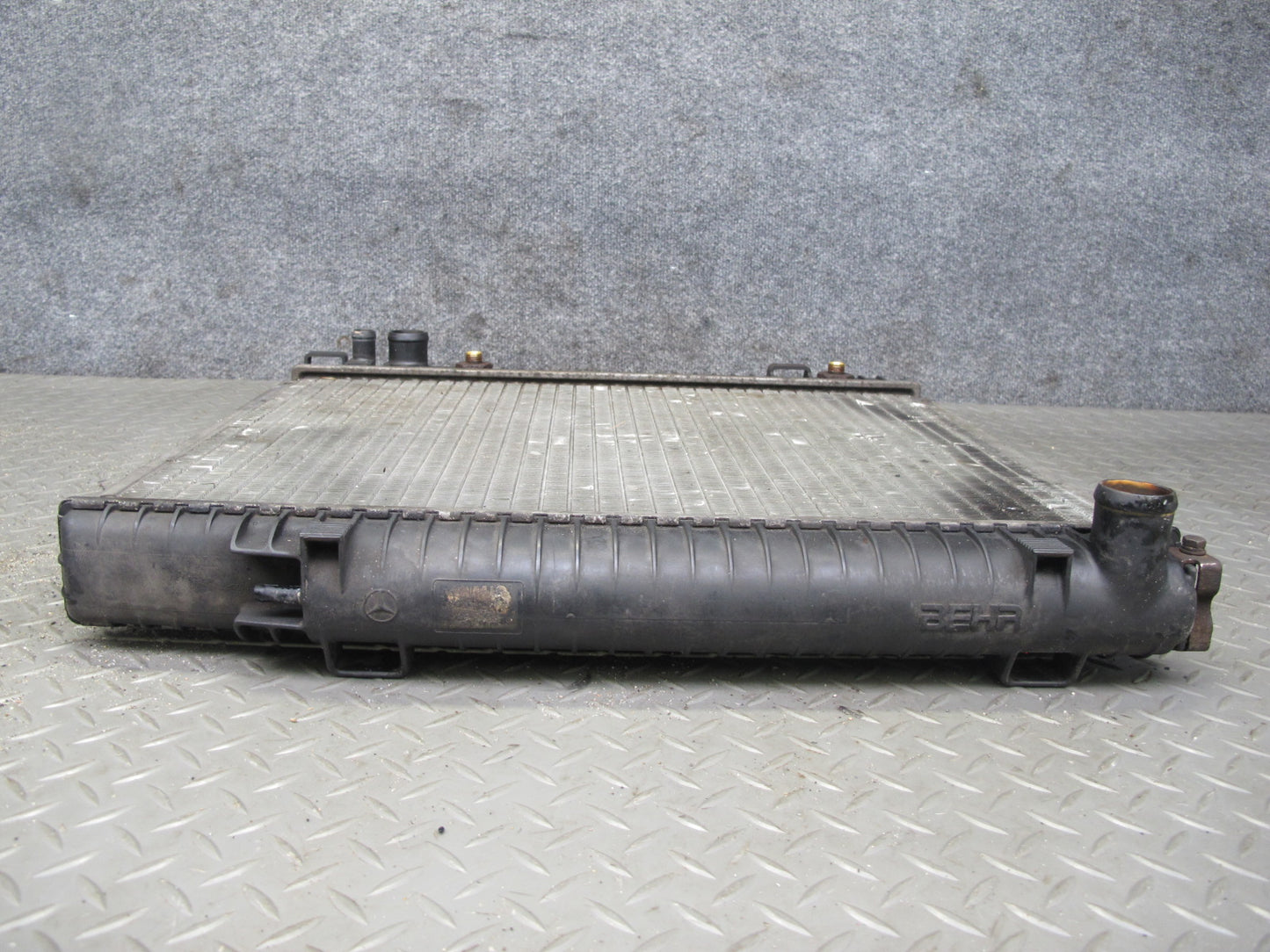 81-85 Mercedes W123 300D Turbo Diesel Engine Cooling Radiator OEM