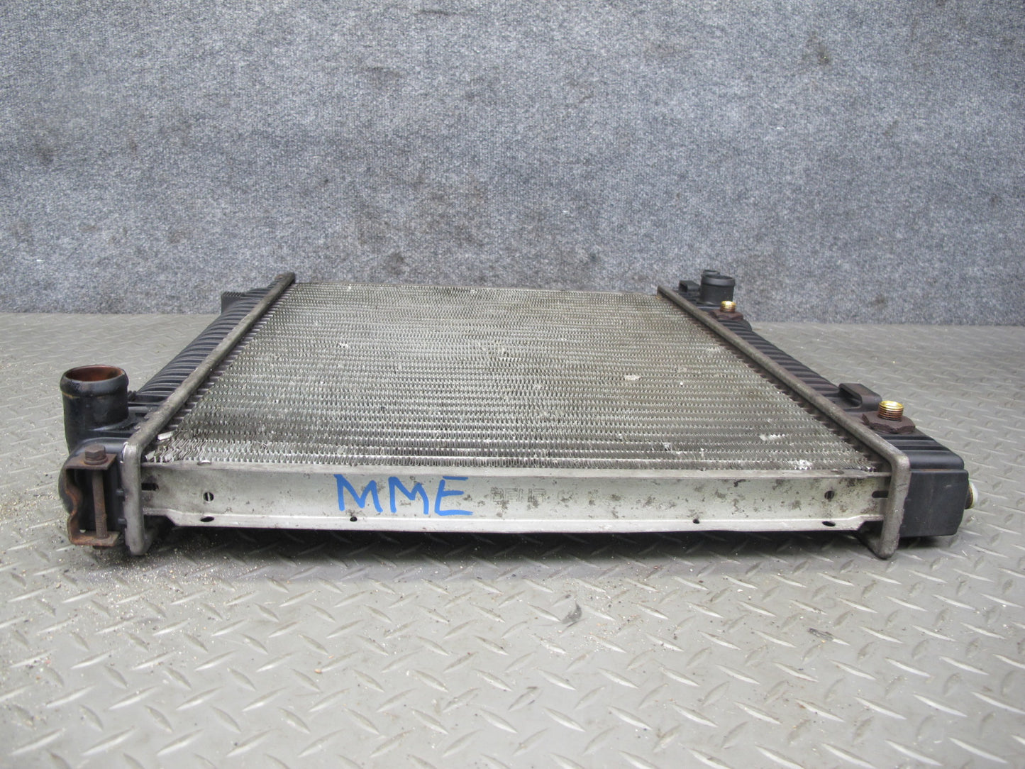 81-85 Mercedes W123 300D Turbo Diesel Engine Cooling Radiator OEM