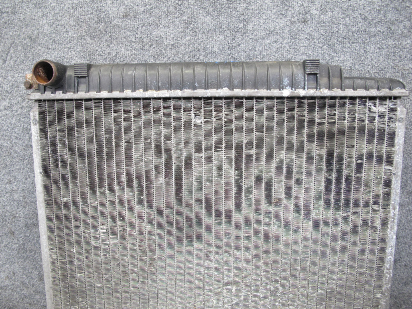 81-85 Mercedes W123 300D Turbo Diesel Engine Cooling Radiator OEM