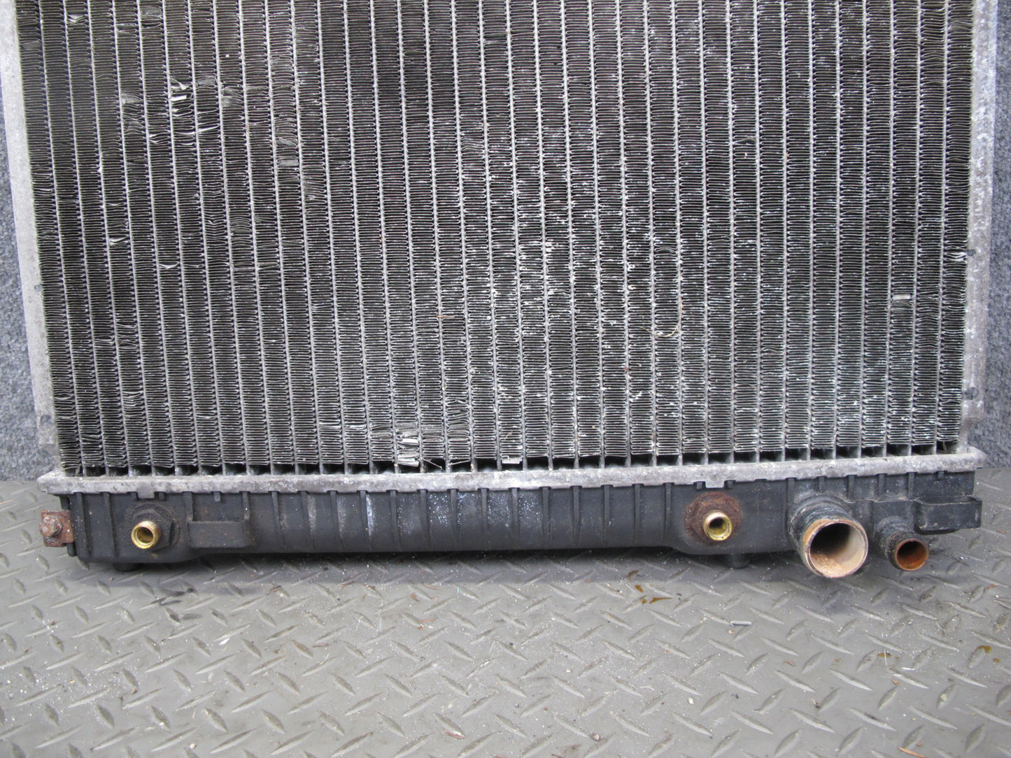 81-85 Mercedes W123 300D Turbo Diesel Engine Cooling Radiator OEM