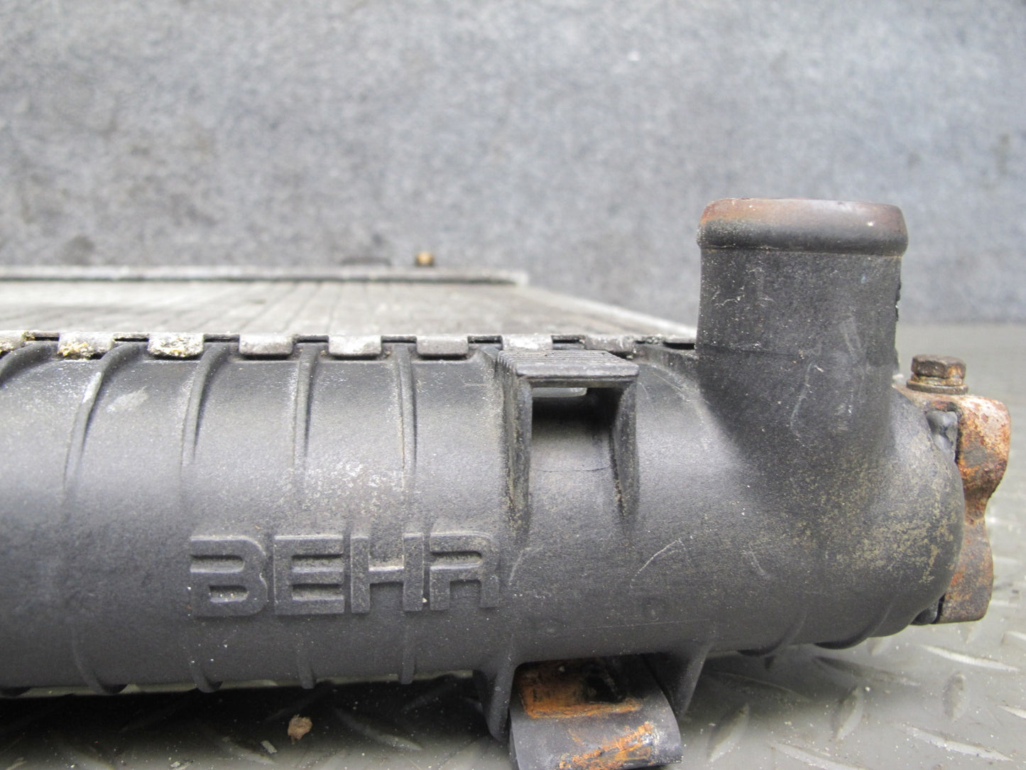 81-85 Mercedes W123 300D Turbo Diesel Engine Cooling Radiator OEM