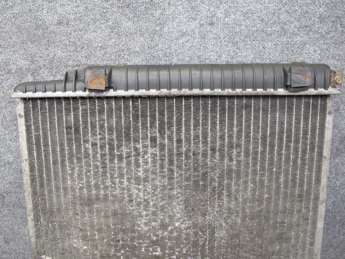81-85 Mercedes W123 300D Turbo Diesel Engine Cooling Radiator OEM